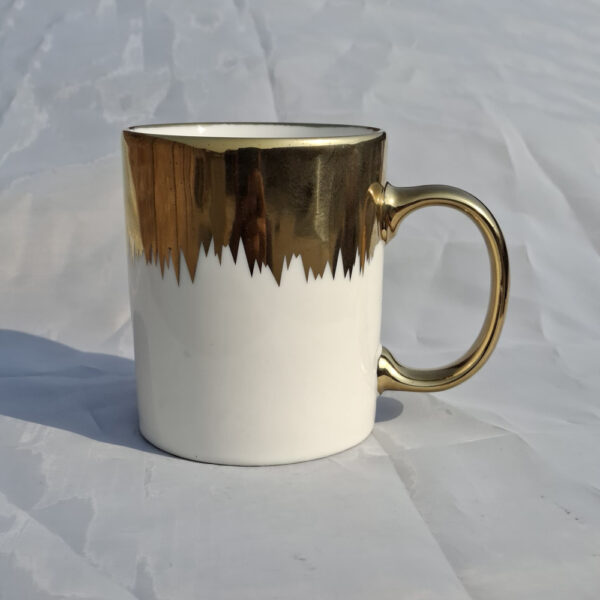 gold-handle-mugs-02